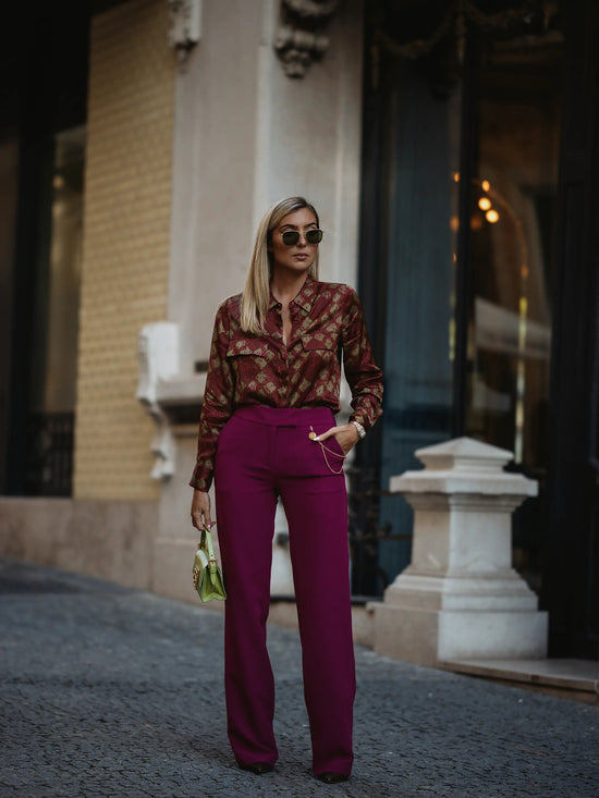 CALÇA CORTE RETO COM CORRENTE