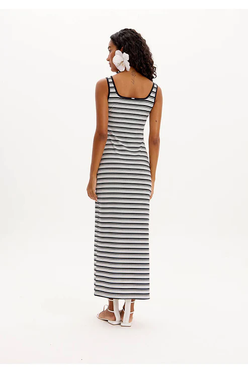 
                      
                        VESTIDO DE MALHA COMPRIDO
                      
                    