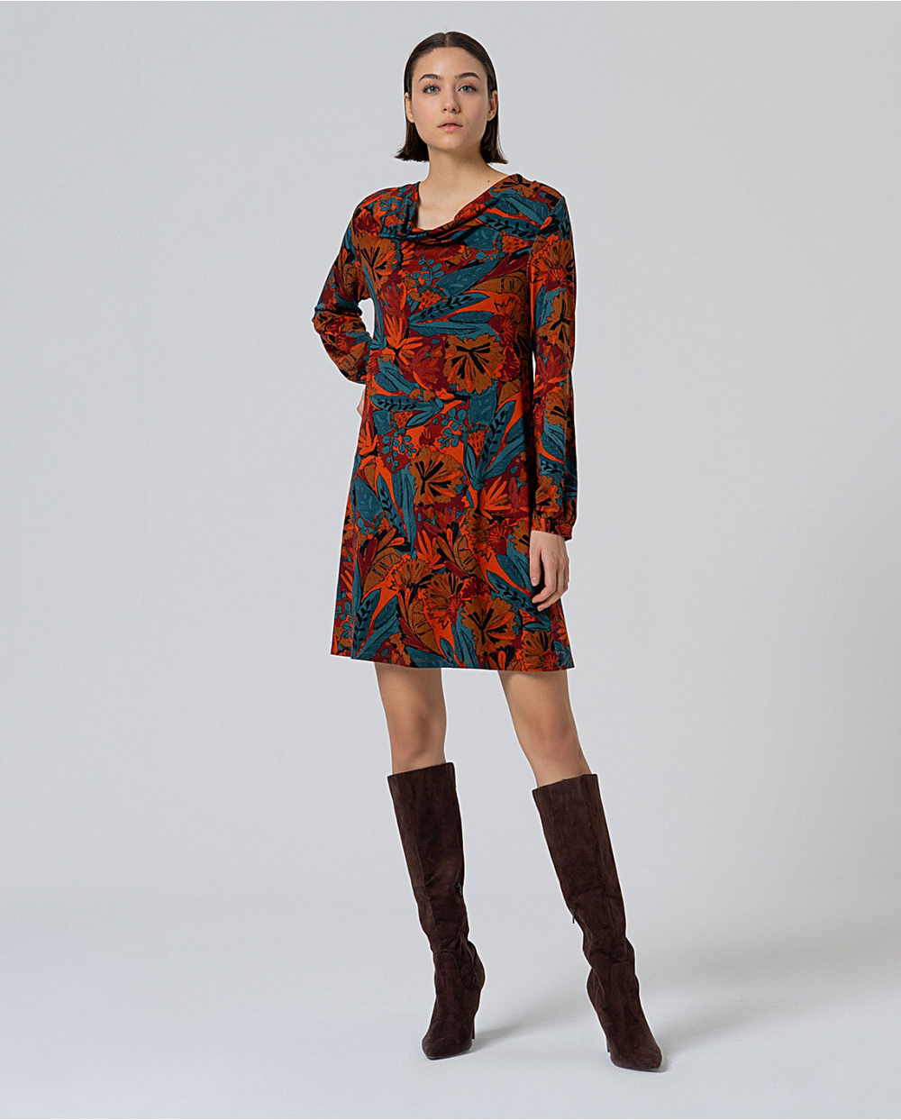 VESTIDO COM GOLA DRAPEADA