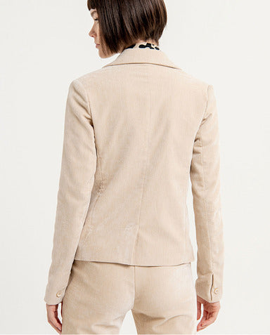 
                      
                        CALÇA DE VELUDO
                      
                    