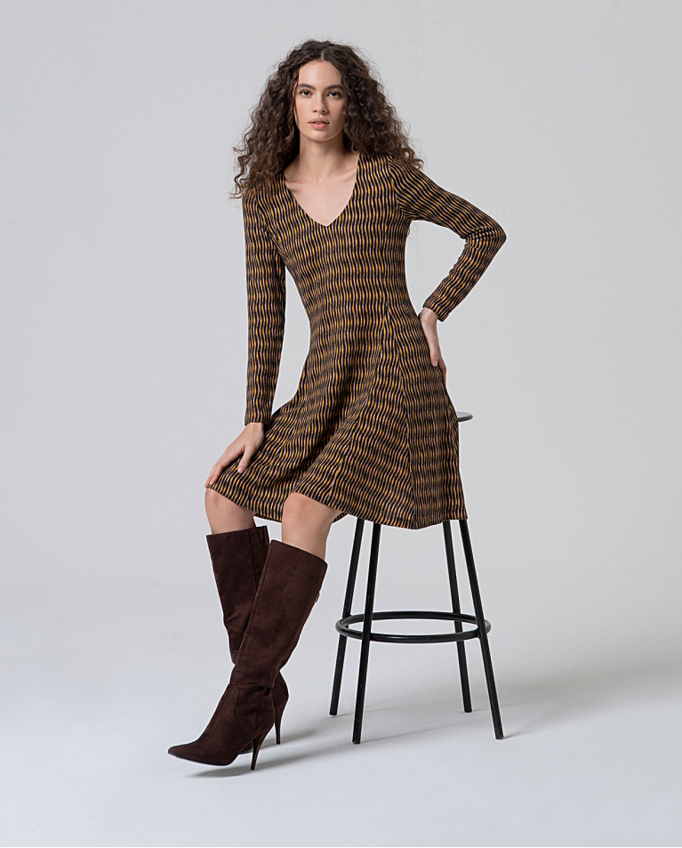 VESTIDO DE MALHA EM EVASÉ