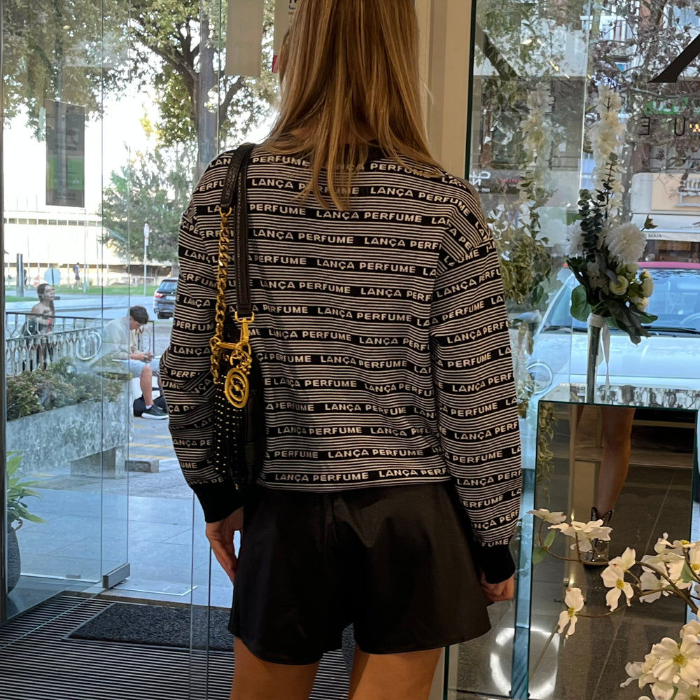 
                      
                        CAMISOLA COM LETTERING
                      
                    