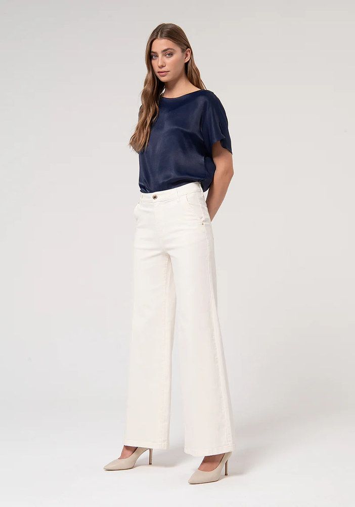 
                      
                        CALÇA FLARE
                      
                    