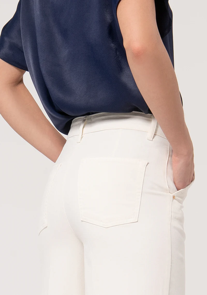 
                      
                        CALÇA FLARE
                      
                    