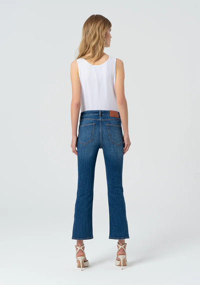 
                      
                        JEANS CROPPED BOOTCUP
                      
                    