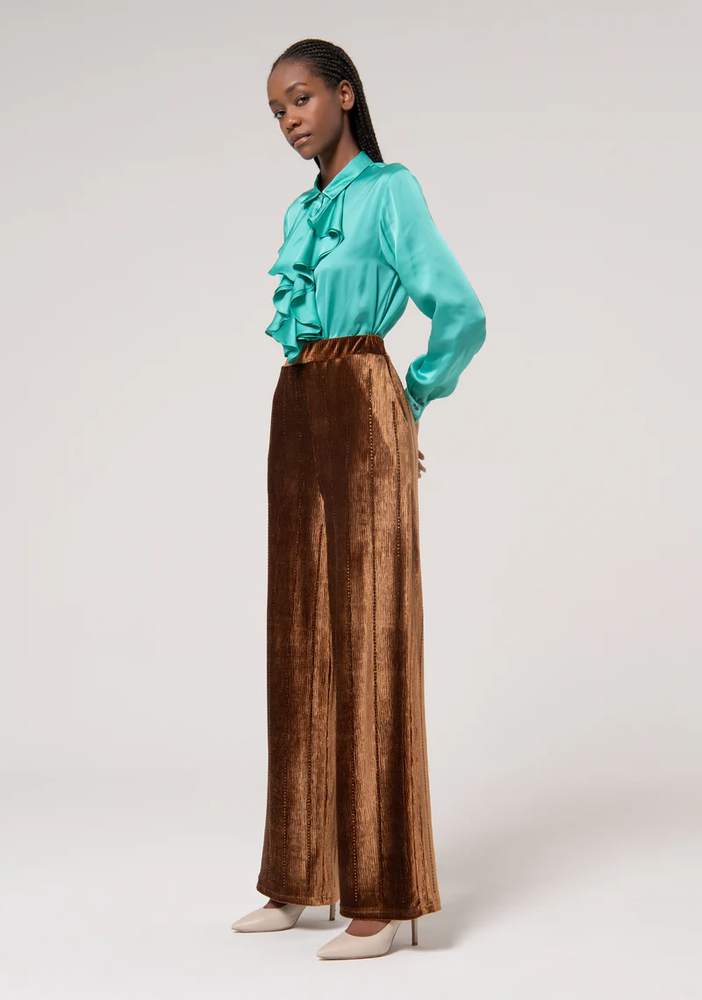 
                      
                        CALÇA PALAZZO EM VELUDO
                      
                    