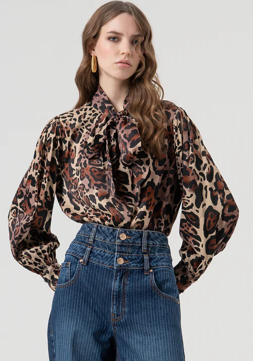 
                      
                        BLUSA GOLA COM FAIXA
                      
                    
