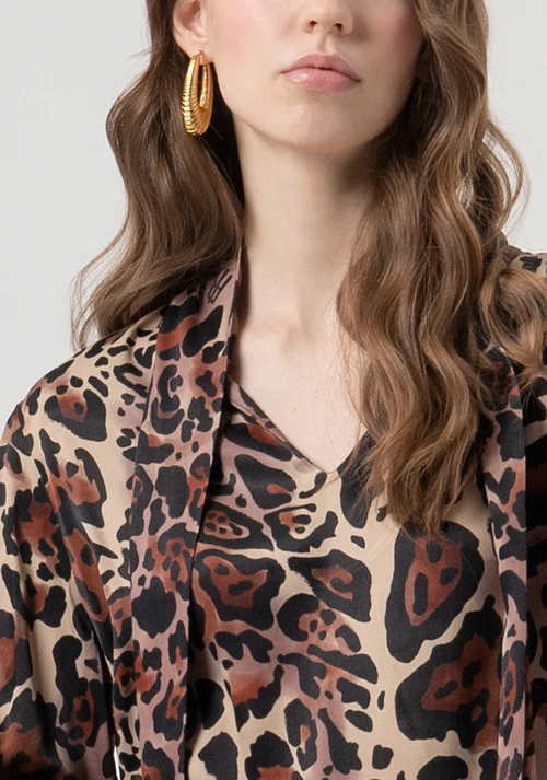 BLUSA GOLA COM FAIXA