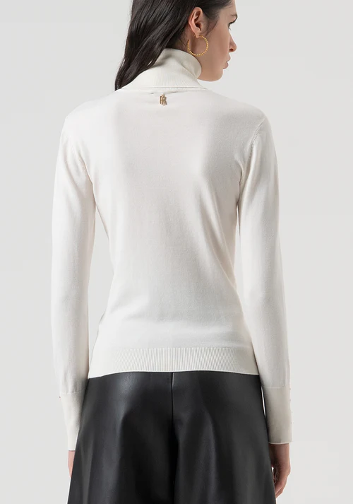 
                      
                        CAMISOLA BÁSICA
                      
                    