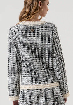 
                      
                        CARDIGAN MODELO CHANEL
                      
                    