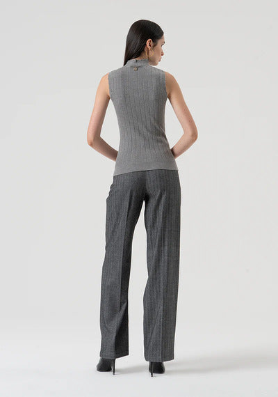
                      
                        CALÇA REGULAR FIT
                      
                    