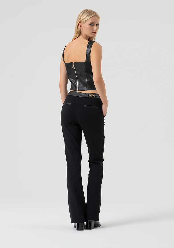 
                      
                        CALÇA BOOTCUT
                      
                    