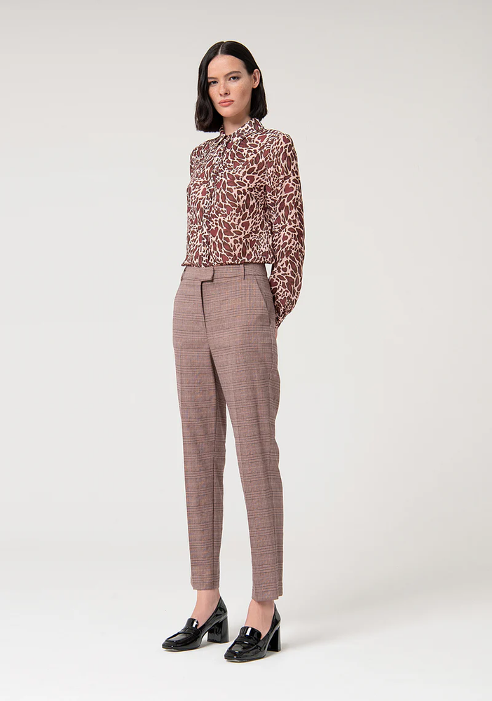 
                      
                        CALÇA CHINOS
                      
                    