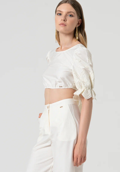 
                      
                        TOP CROPPED
                      
                    