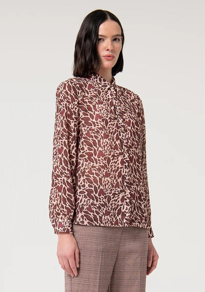 
                      
                        CAMISA PRINT ANIMAL
                      
                    