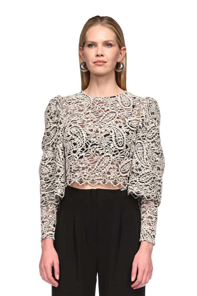 
                      
                        BLUSA DE RENDA AVELUDADA
                      
                    