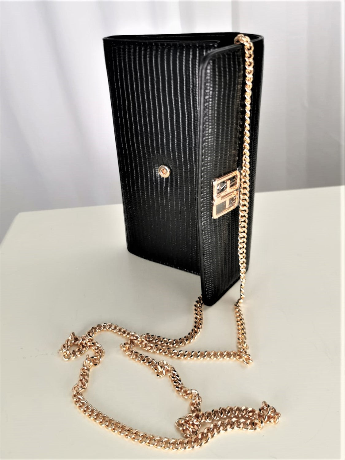 PORTA-MOEDAS COM CORRENTE - H&K Boutique