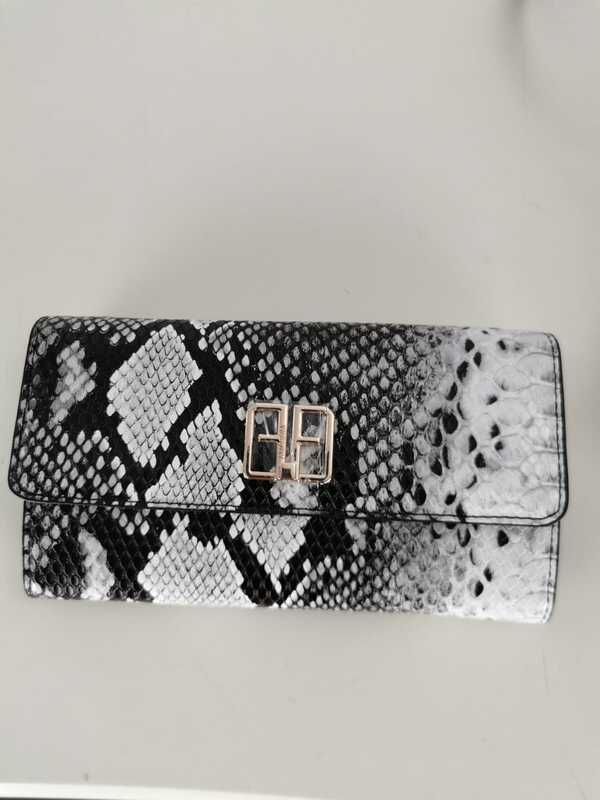 PORTA MOEDAS ZEBRA PRINT COM CORRENTE - H&K Boutique