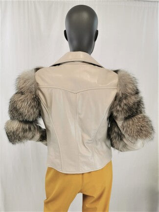 
                      
                        BLUSÃO CURTO MARGOT - H&K Boutique
                      
                    